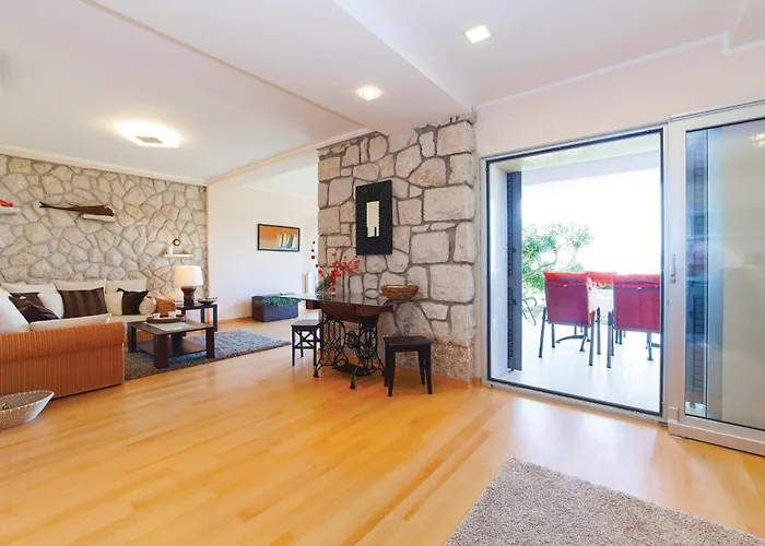 2 Bedroom In Apartamento *